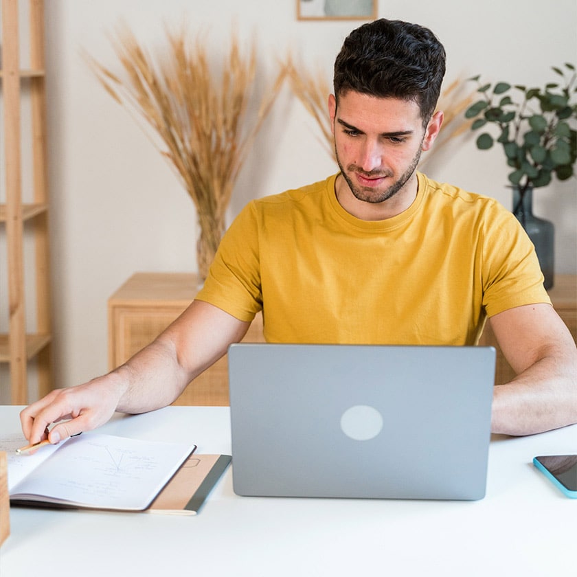 Teste de autoavaliação no final de cada tema